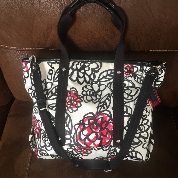 Coach Handbags - Coach Poppy Daisy Kyra Floral Graffiti Tote NWOT
